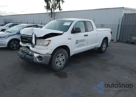 2010 Toyota Tundra Grade 5.7L V8 z USA, uszkodzony, nr VIN 5TFRY5F10AX089865